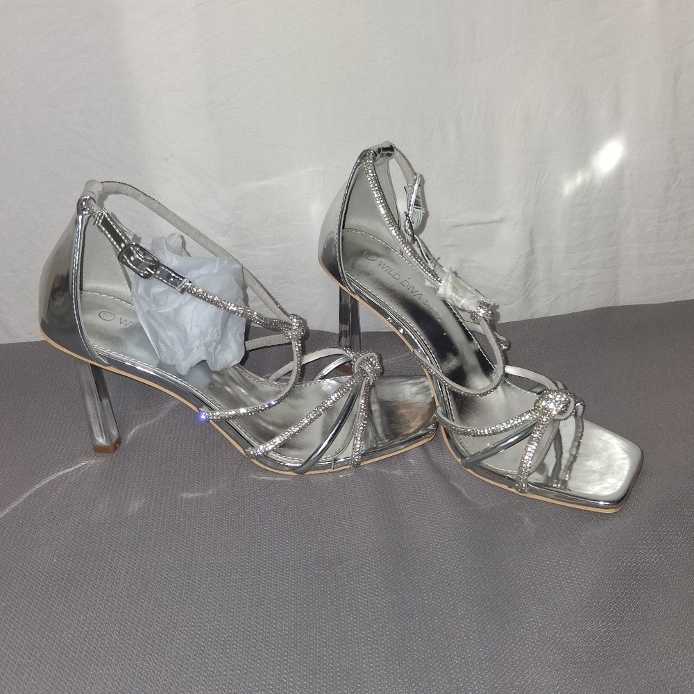 Wild Diva Louges Shiny Silver Strappy Heels Size 10 - Picture 13 of 15